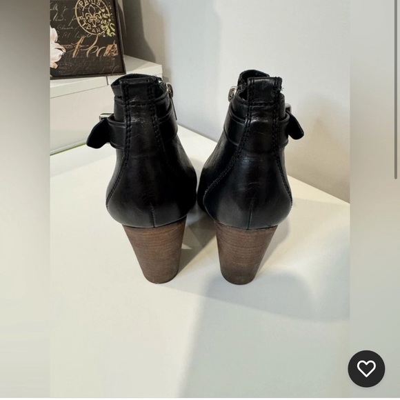 Coach Hewes Black Safari Leather Ankle
Boot Women's Size 8 - Picture 2 of 10